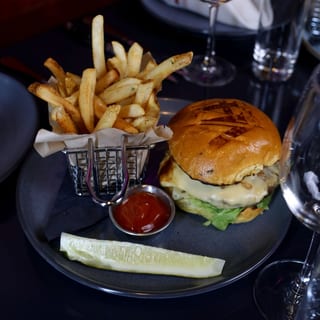 V14 Burger